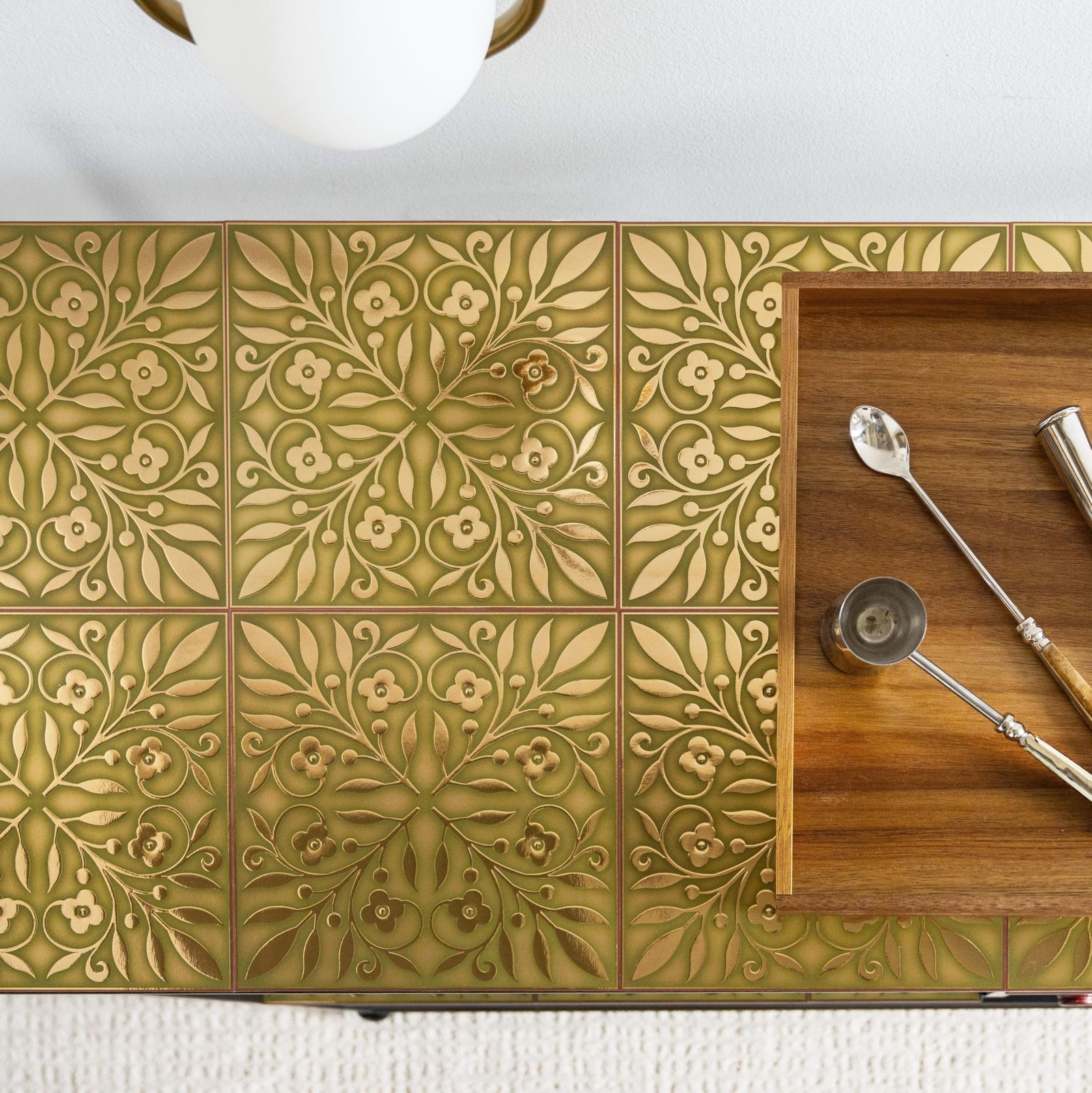 Main Street 24-Pack of 8 x 8″ Wallpaper Tiles Peel and Sitck in Gold and Gree…