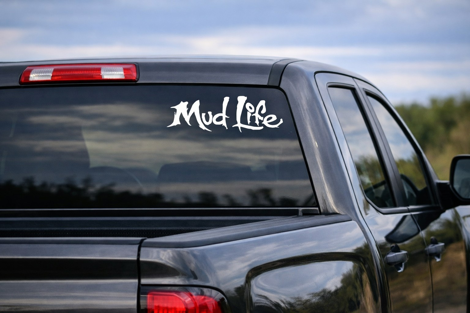 Mud Life Signature Vinyl Decal – Premium Die‑Cut Off‑Road Graphic