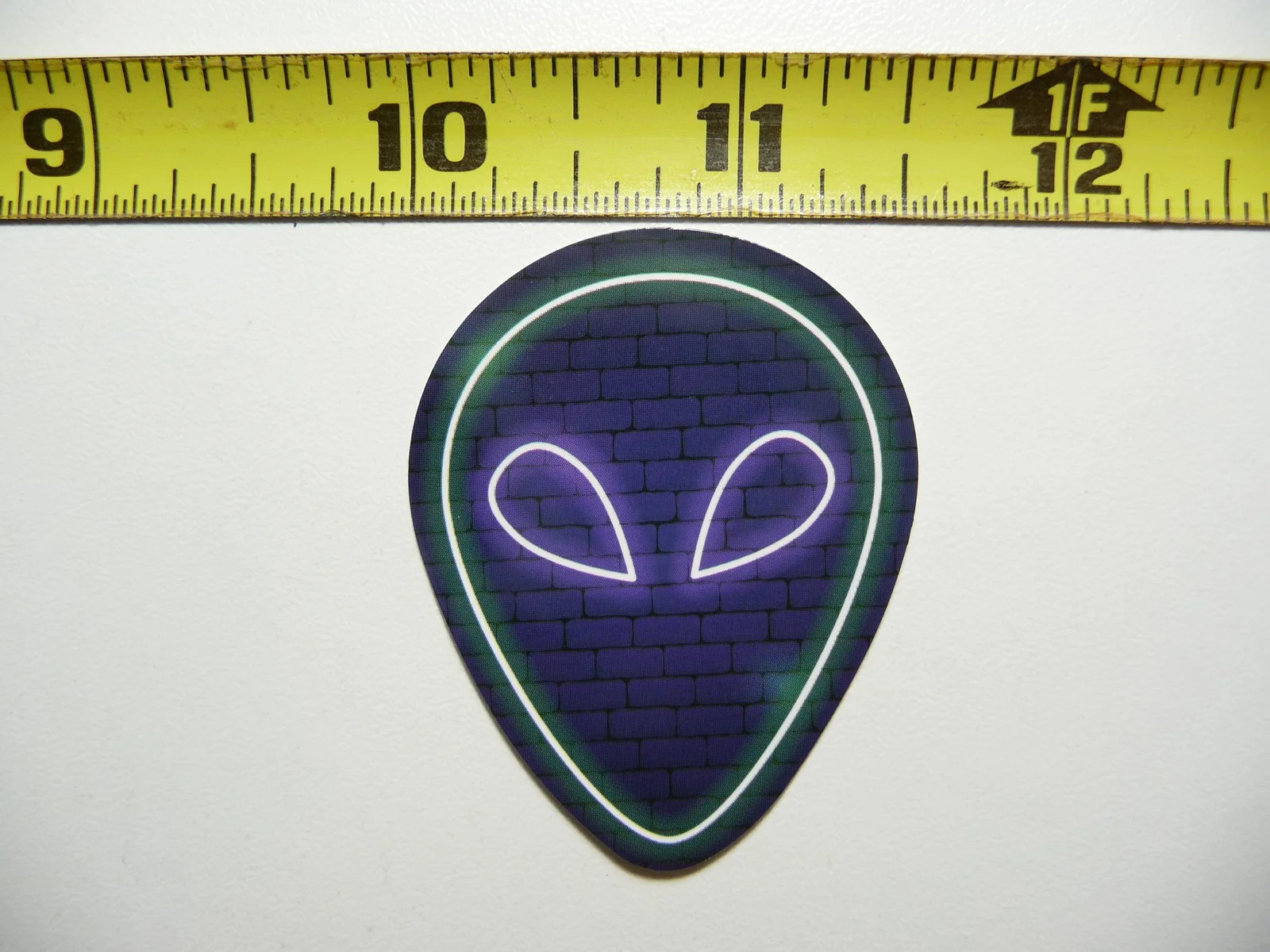 ALIEN BIG EYES HEAD SMALL STICKER DECAL NEON STYLE BRIGHT VINYL FUNNY