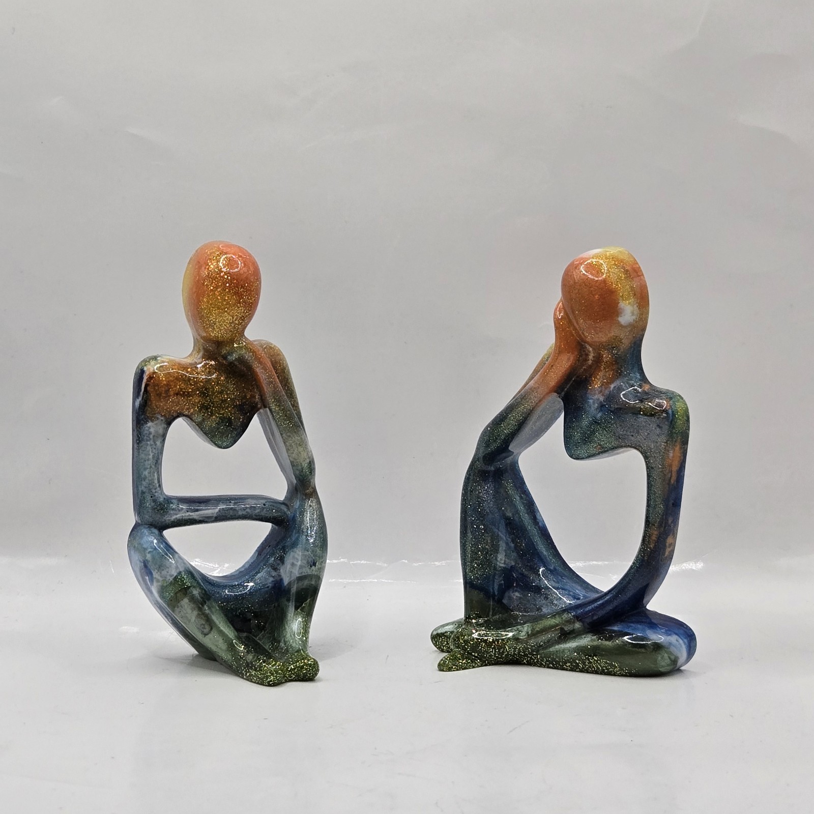 Home Decor Set of 2 Resin Graffiti Thinker Statues Accent Abstract Glitter 5″H
