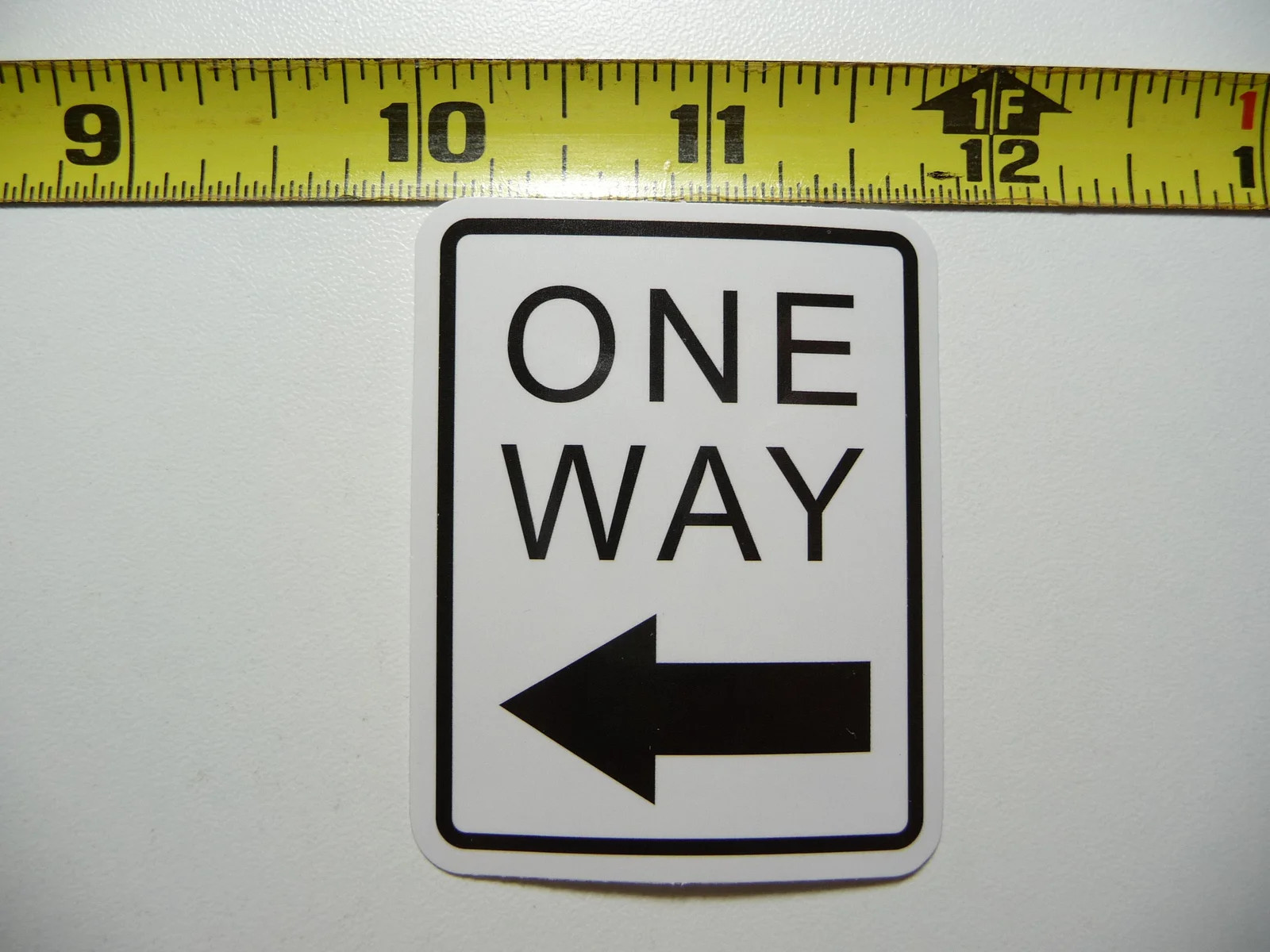 ONE WAY ARROW SMALL STICKER DECAL ART WINDOW LAPTOP SKATEBOARD FUNNY