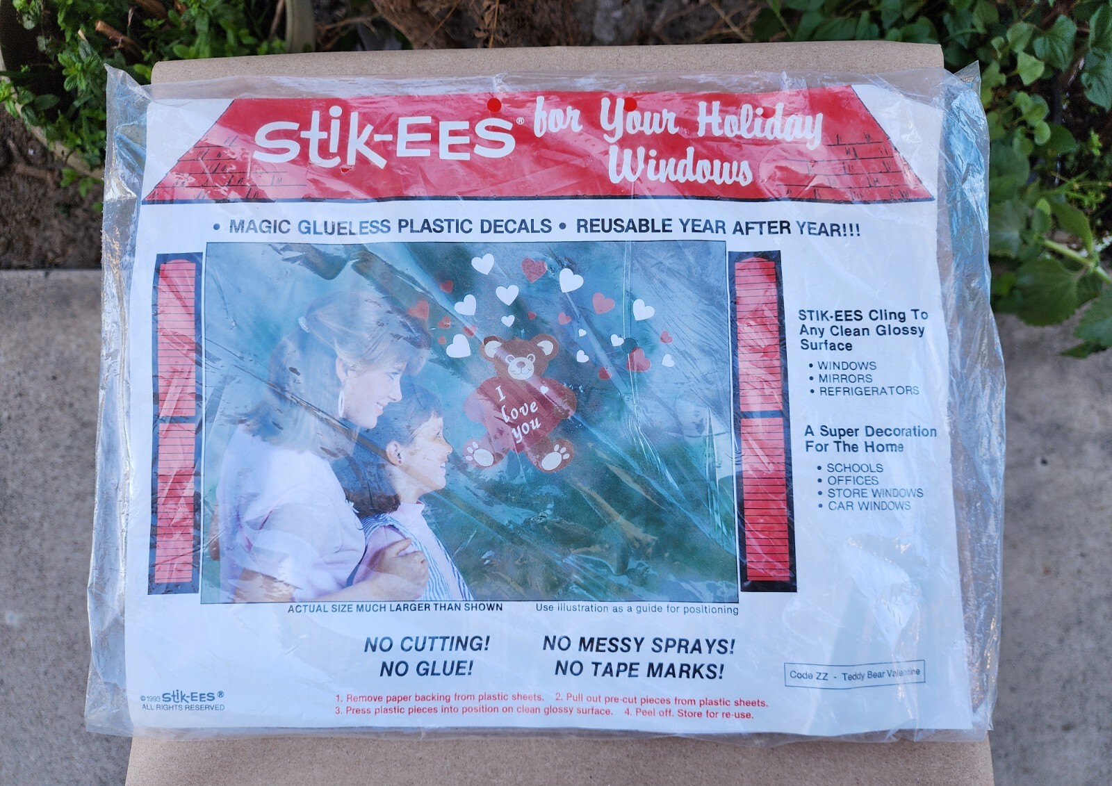 Stik-ees Plastic Decal Reusable Clings To Windows ZZ Teddy Bear Valentine