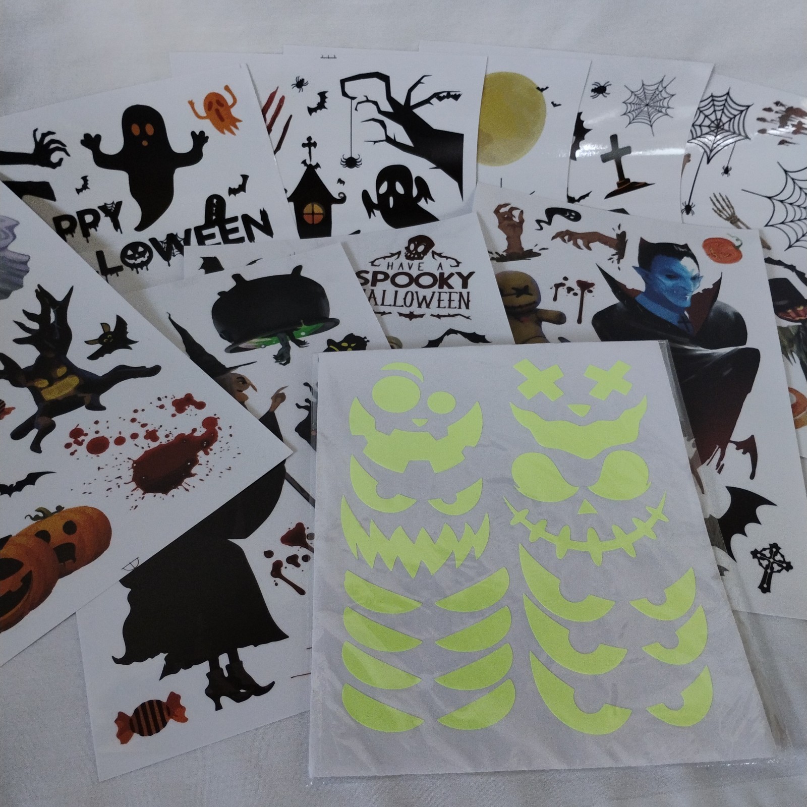 Spooky Halloween Window Decals & Glowing Jack-o’-lantern Stickers Bats Ghosts