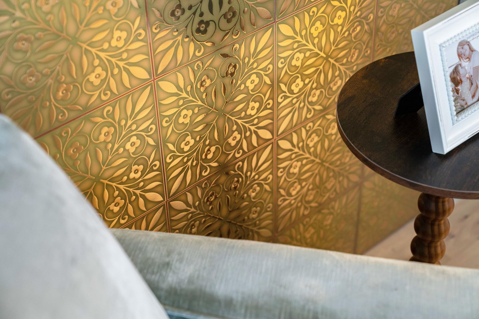 Main Street 24-Pack of 8 x 8″ Wallpaper Tiles Peel and Sitck in Gold and Gree…