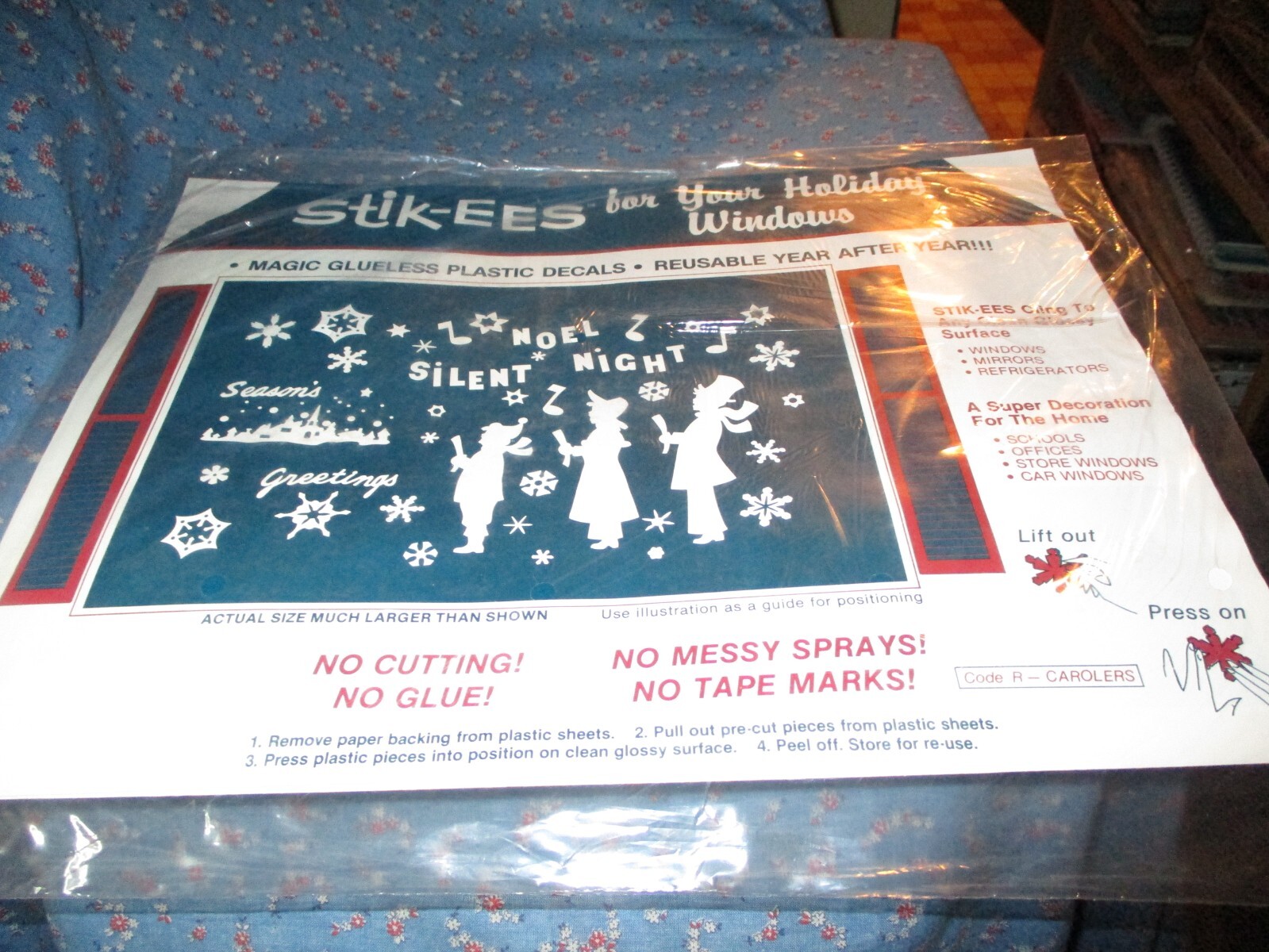 (1068) NOS Stik-ees Creative Fun Magic Plastic Decals R Carolers
