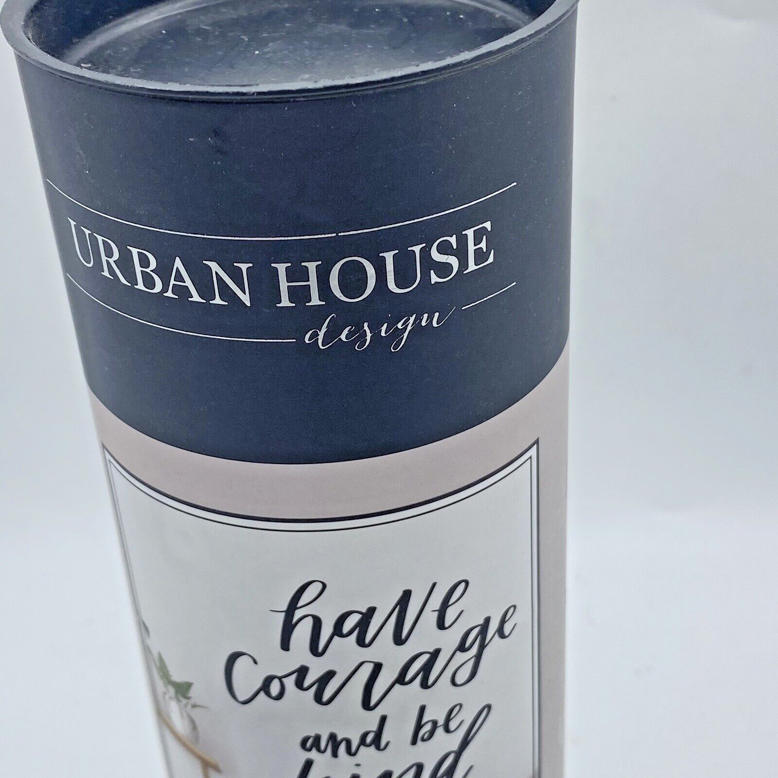 Urban House Design Wall Decor Vinyl Wall Art «Have Courage And Be Kind»