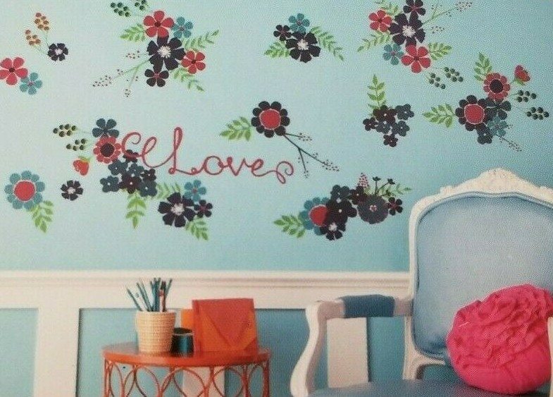 Xhilaration Floral – Love Wall Decals NIP
