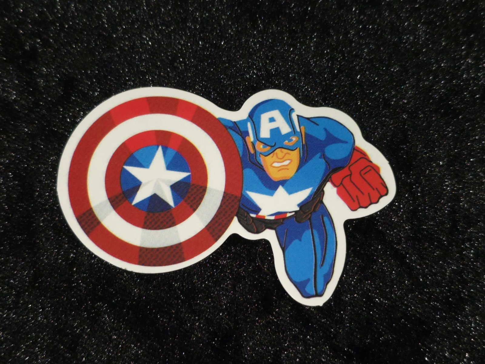 Marvels Avengers Captain America w/Shield 3.25″ Vinyl Sticker