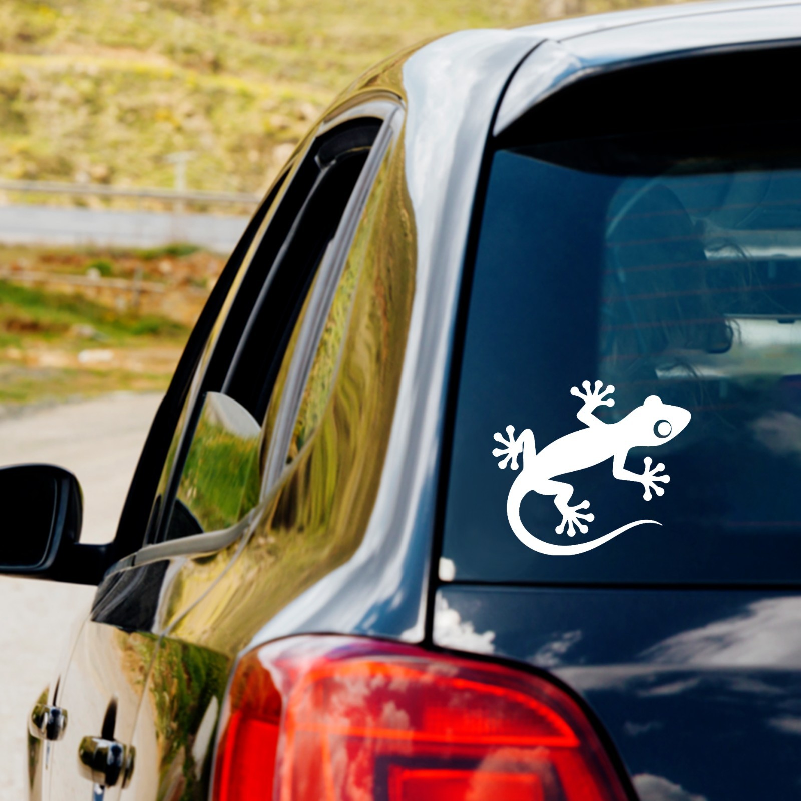 Cute Gecko Lizard Vinyl Decal Sticker Car Truck Window Laptop Water Bottle Mug